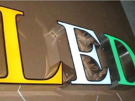安乡介绍LED招牌的基础知识。